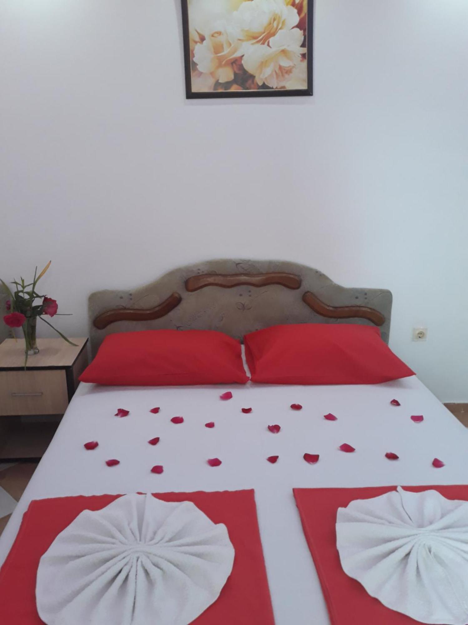 Apartments Aza Dobra Voda Ruang foto