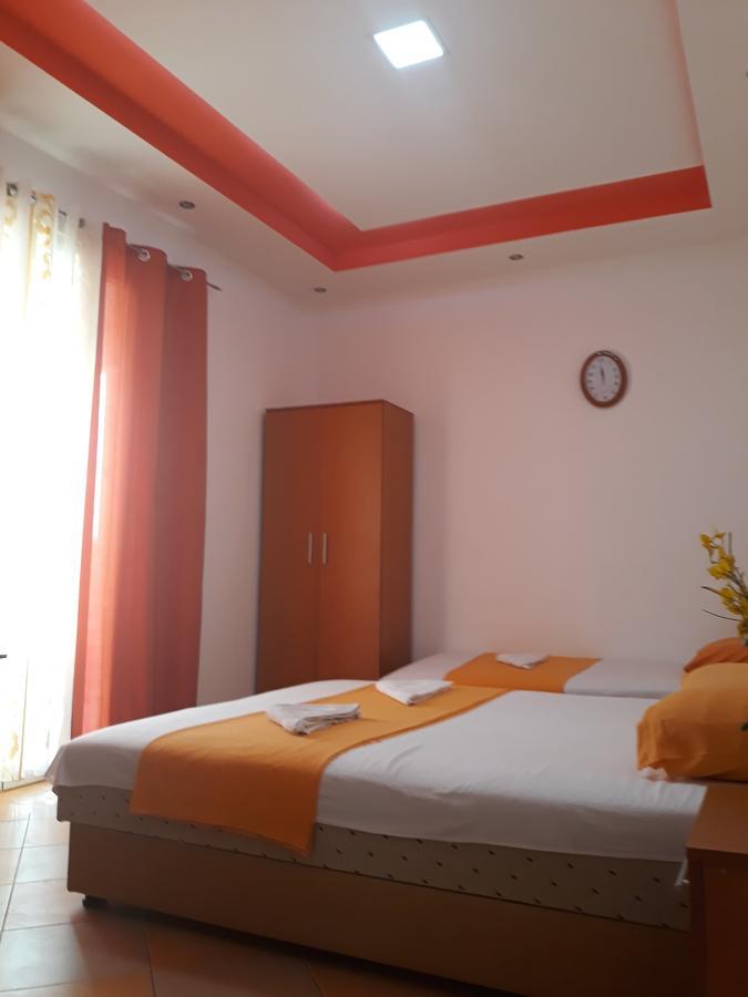 Apartments Aza Dobra Voda Bagian luar foto