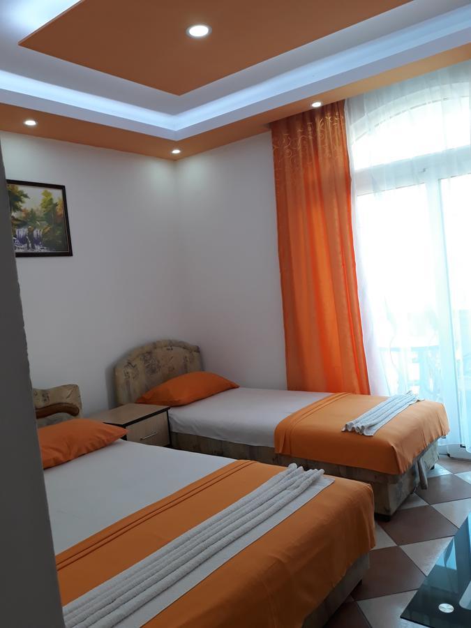 Apartments Aza Dobra Voda Bagian luar foto